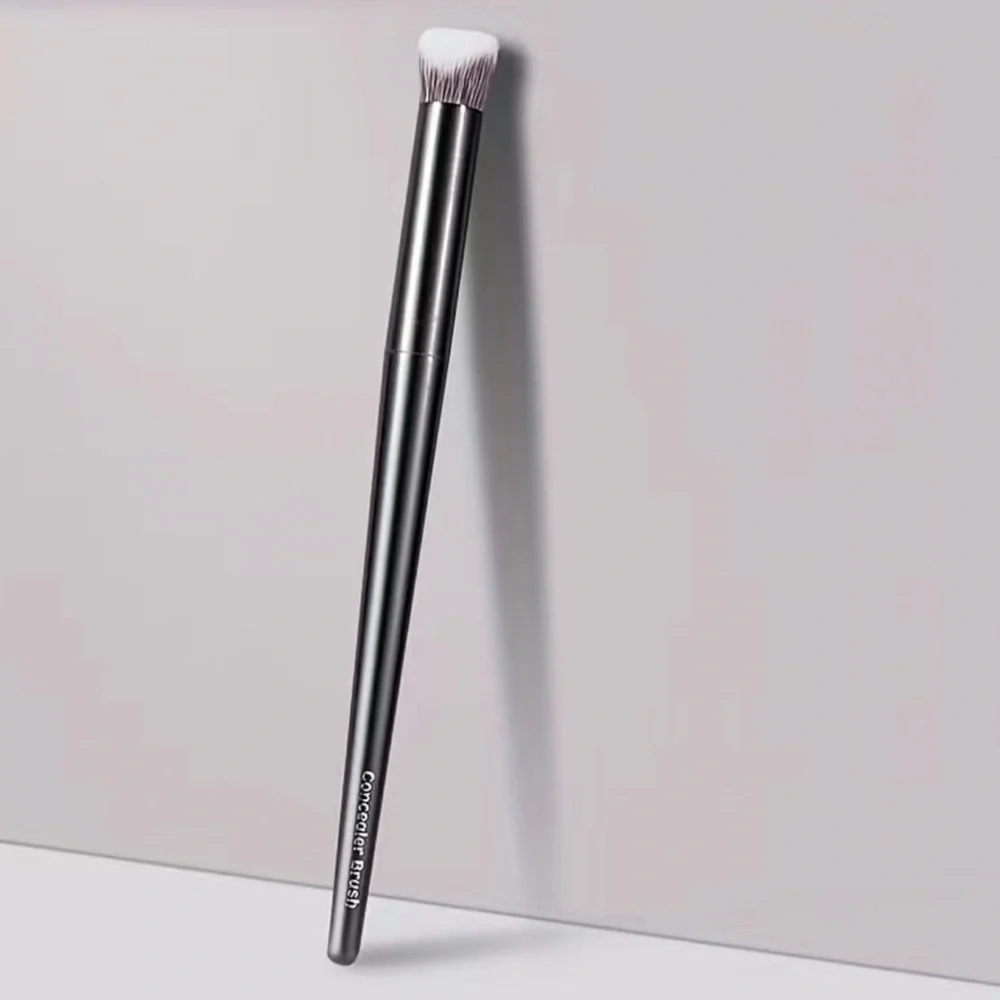 Concealor brush new